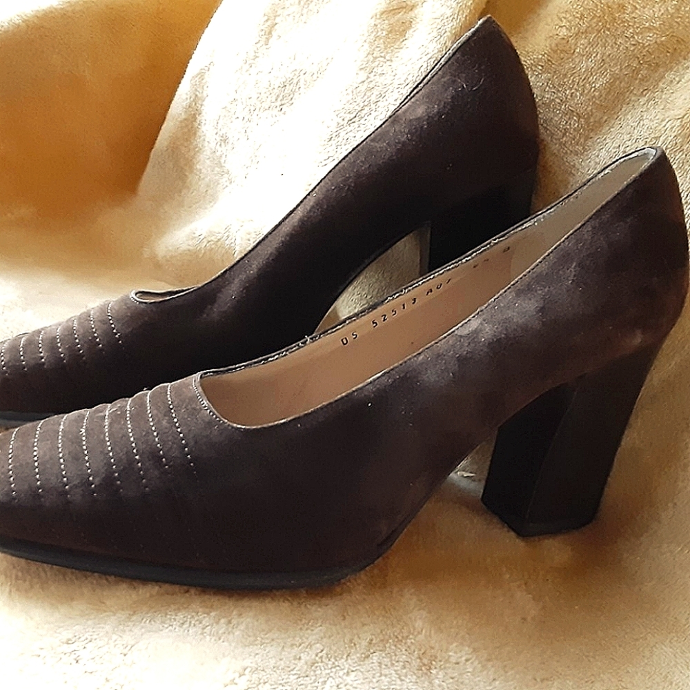 Sculptural block heel Ferragamo size8